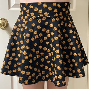 🌷3 for$25🌷UK2LA, US M, Yellow & Black Floral Skater Skirt